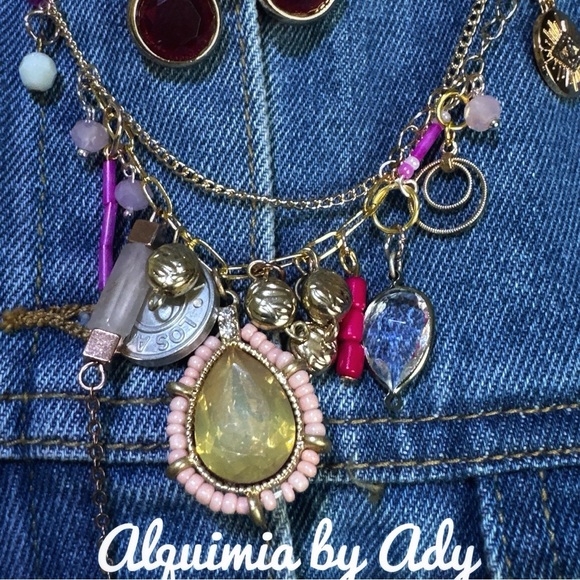 Layered multi charms statement necklace - Picture 2 of 7